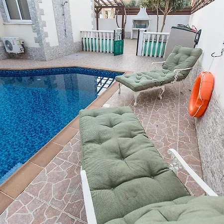 Luxury Nissi For Family * איה נאפה